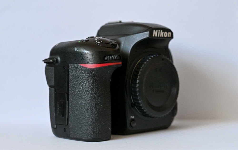 Nikon D7500 body super stan