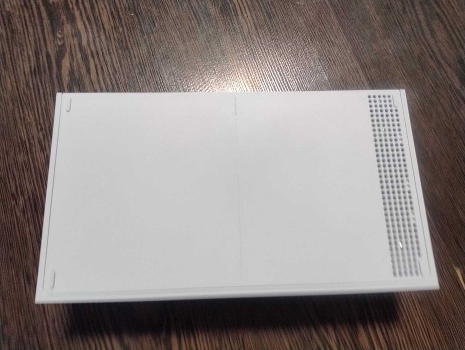 Xbox series s з двума геймпадами