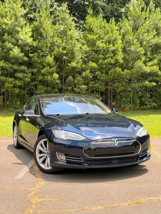 Tesla Model S      2015