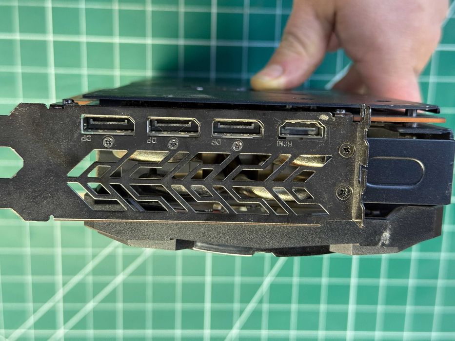 ASRock Phantom Gaming Radeon RX 6900 XT 16 GB – 3 × 8-pin stan 10/10!