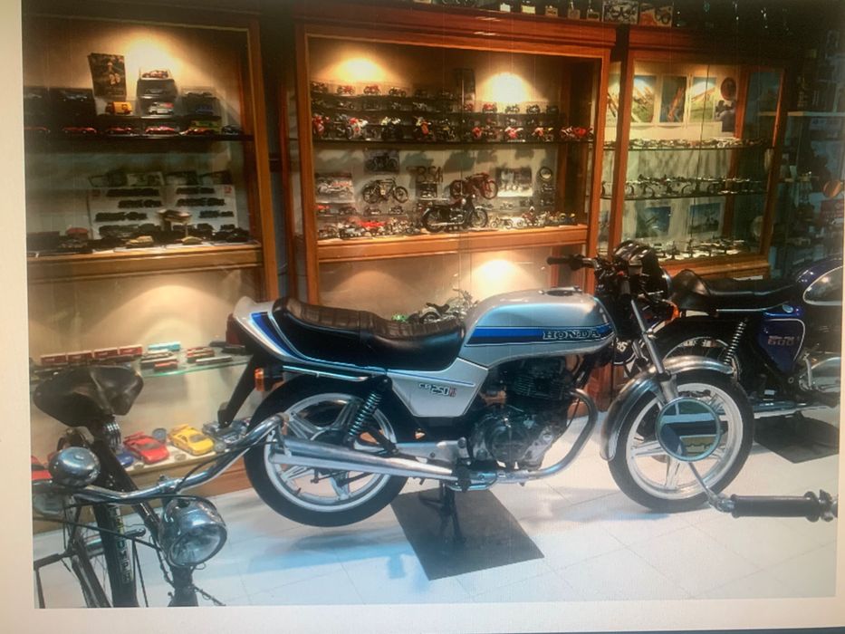 Honda 250 N com 72 Kilometros