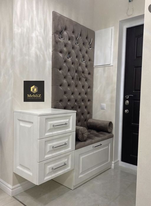 Прихожая, тумба, вішак,передпокій