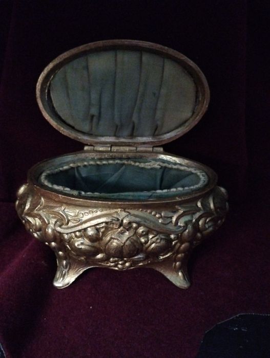 Старинная шкатулка "Королева Пруссии Луиза"(1776-1810), Германия