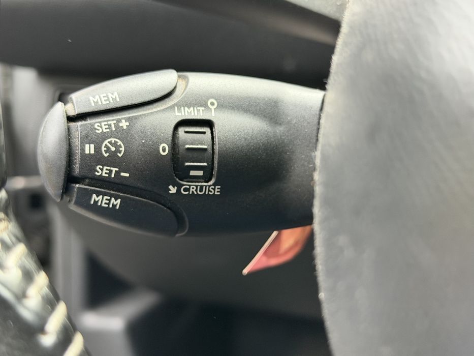 Peugeot 308 1.6 HDi Ac/ retoma Moto