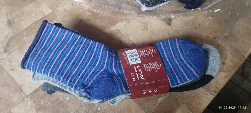 Продаємо нові жіночі шкарпетки