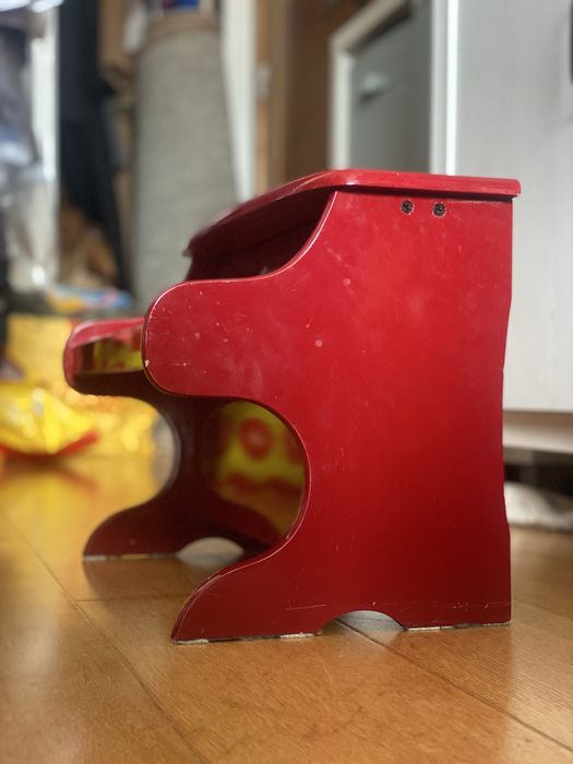 Piano vermelho infantil