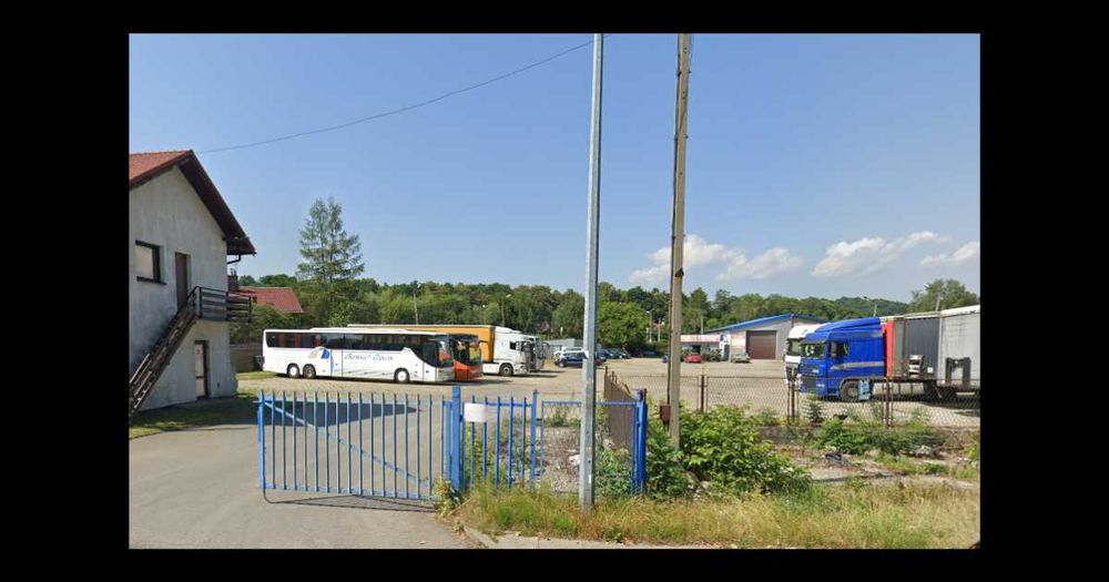 Parking TIR/Autobusy/Kampery – Monitorowany, Utwardzony, Bezpieczny