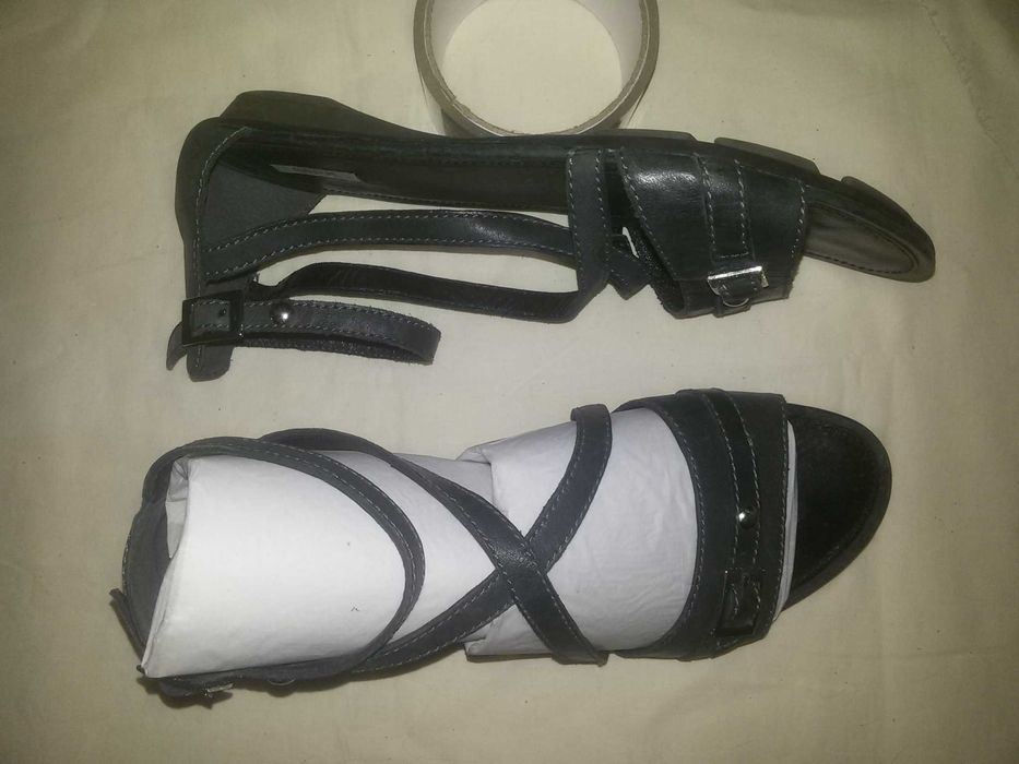 Босоножки р. 40-41 кожаные