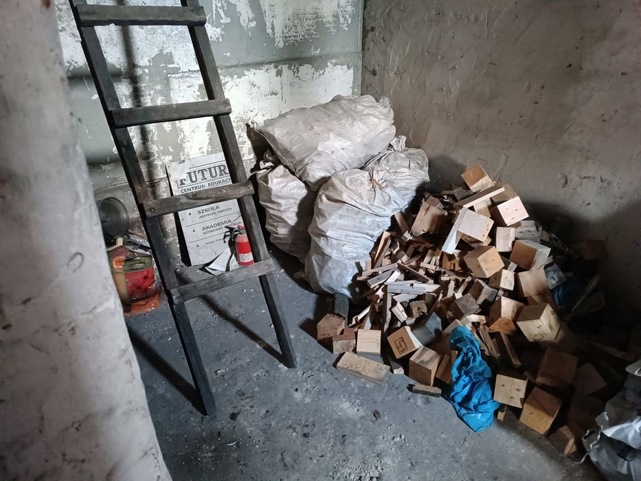 drewno  na opał suche 15 zl duże worki