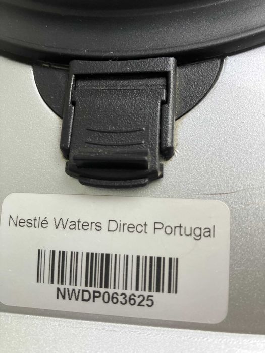 Mini dispensador de água fresca da Nestlé
