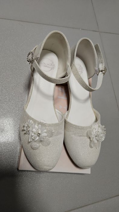 BUTY komunijne złamana biel/ecru 35
35