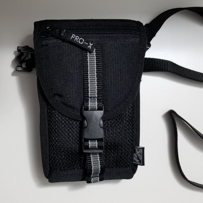 Campismo - Diversas bolsas para máquina fotográfica, lanternas, etc
