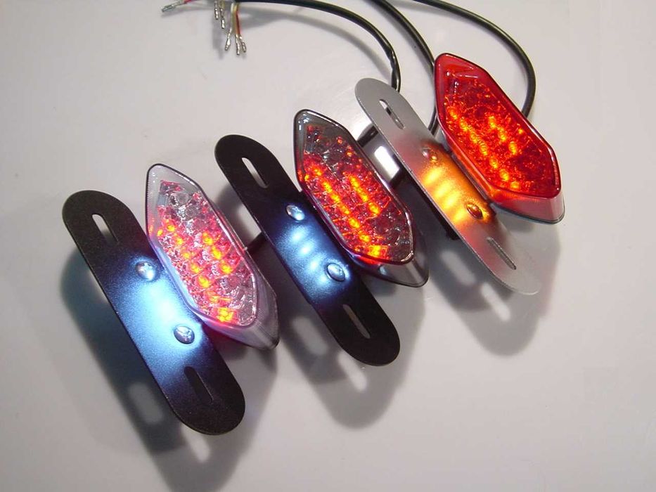 Farolins traseiros LED com piscas integrados