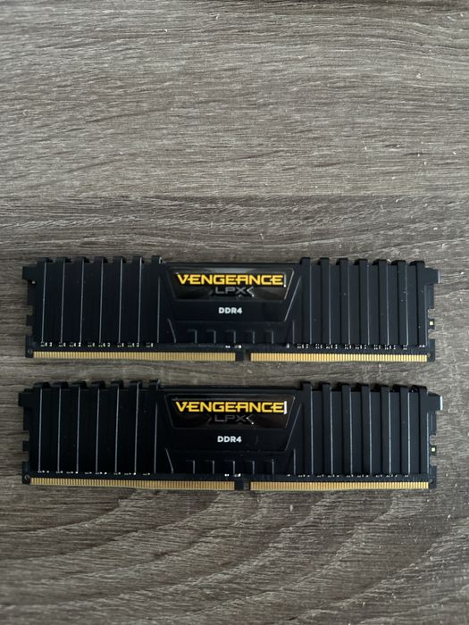 8GB Ram corsair DDR4