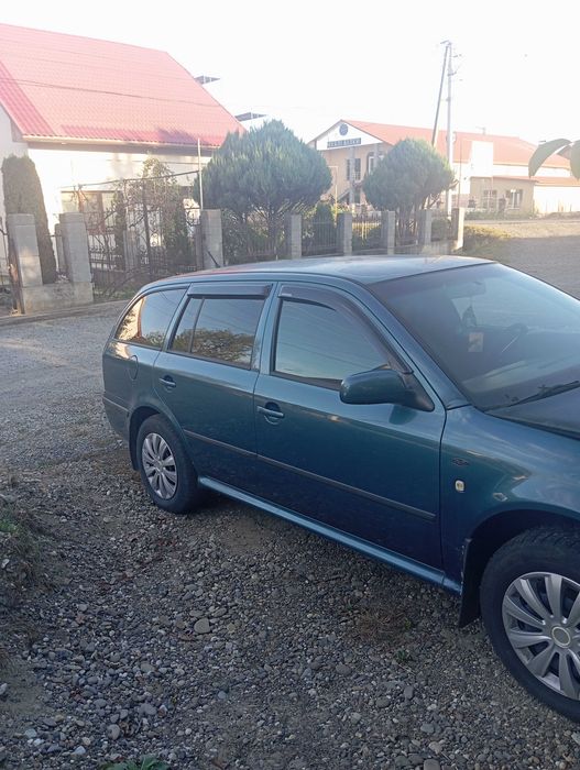 автомобіль Skoda