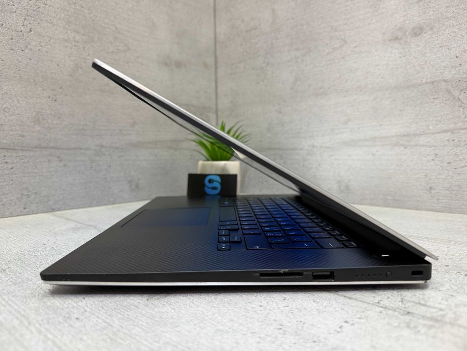 Потужний ноутбук Dell Precision 5510/Xeon/Nvidia/M1000M/256gb ssd/15.6"