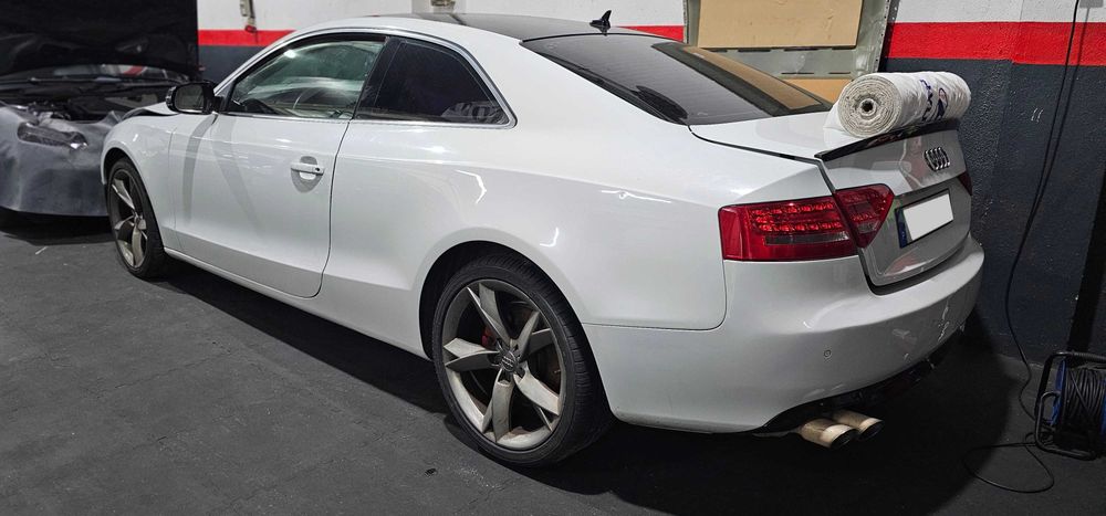 Audi A5 Salvado 2.0 170CV 2009 Troca ou Retomas