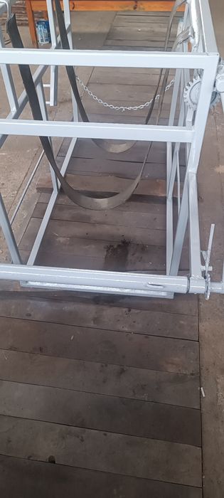 Sprzedam klatkę poskrom do korekcji bydła