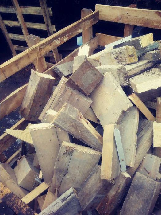 Drewno po budowie grube