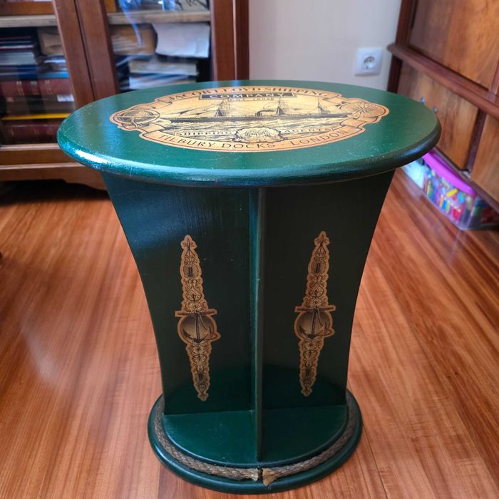 Mesa de Apoio Náutica Vintage em Madeira – Jacob Lloyd Shipping Company