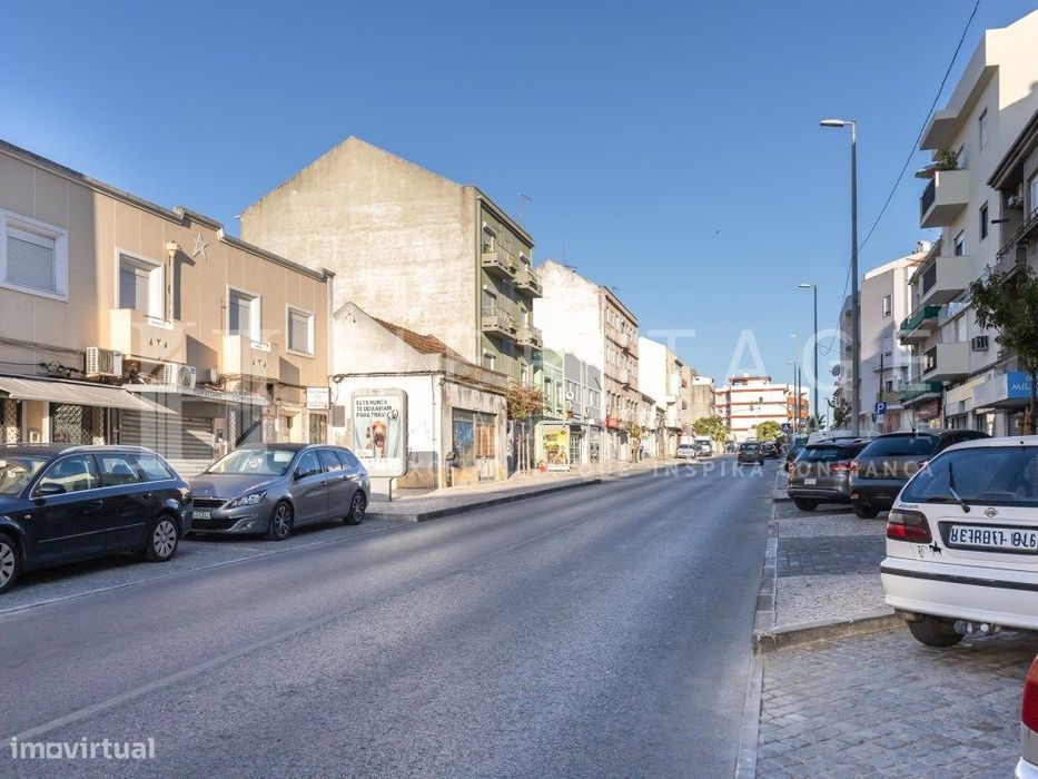 T0+1 totalmente remodelado com quintal e churrasqueira | Baixa da B...