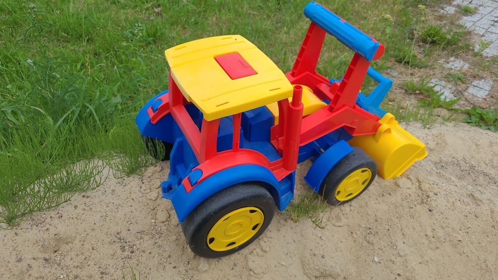 Gigant Traktor Ładowarka firmy Wader.