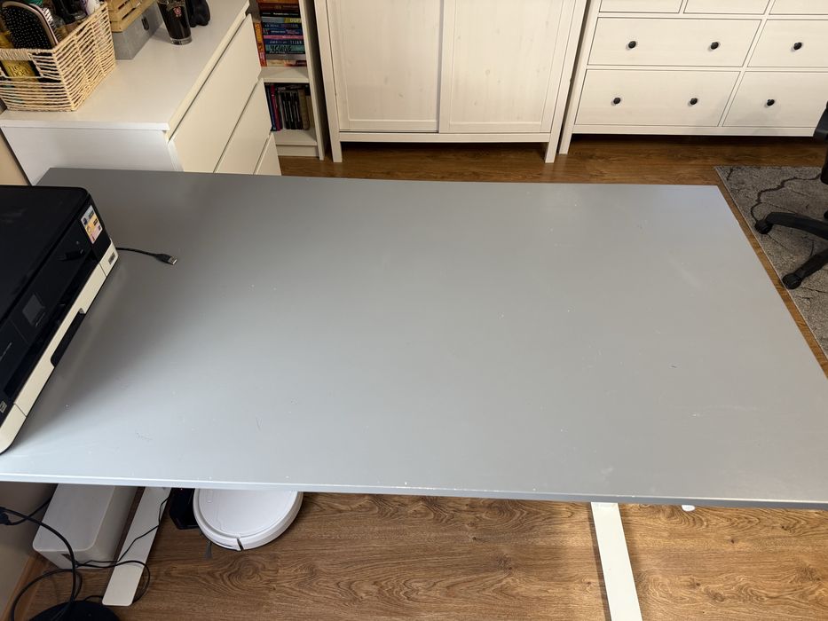 Sprzedam biurko z regulacja wysokosci