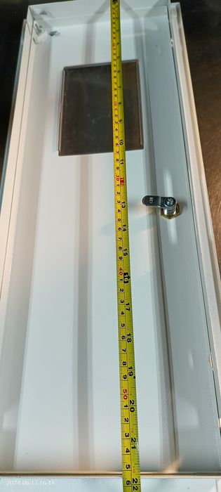 Drzwiczki rewizyjne.