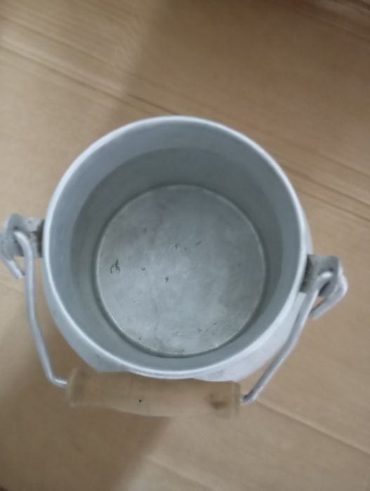 Продам бідон бітон 5л ще колишній.