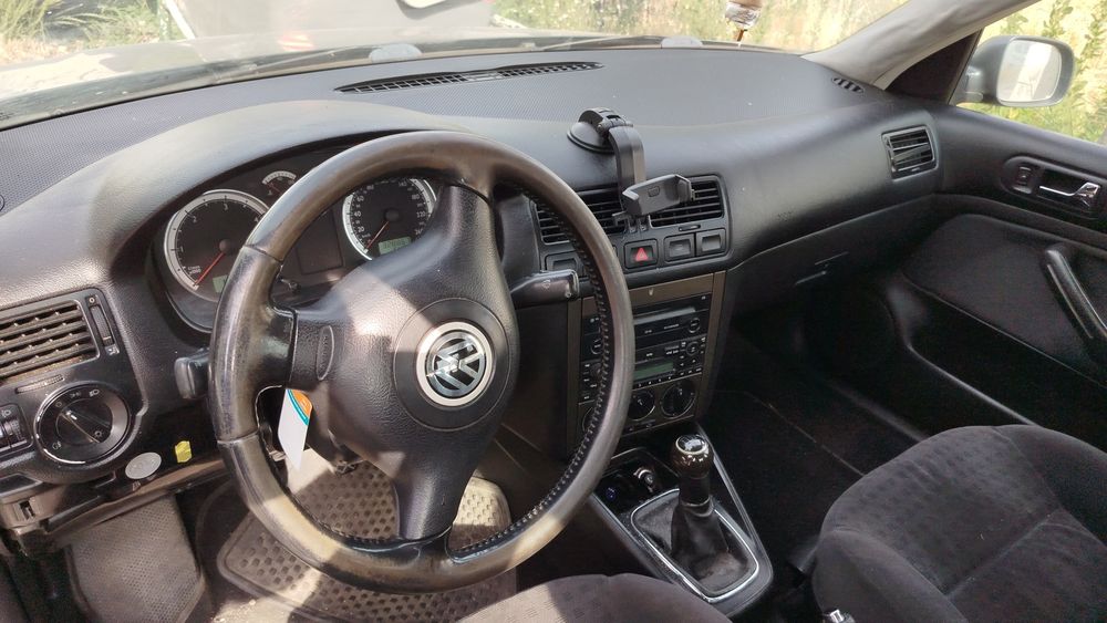 Carro impecável de origem bem estimado.