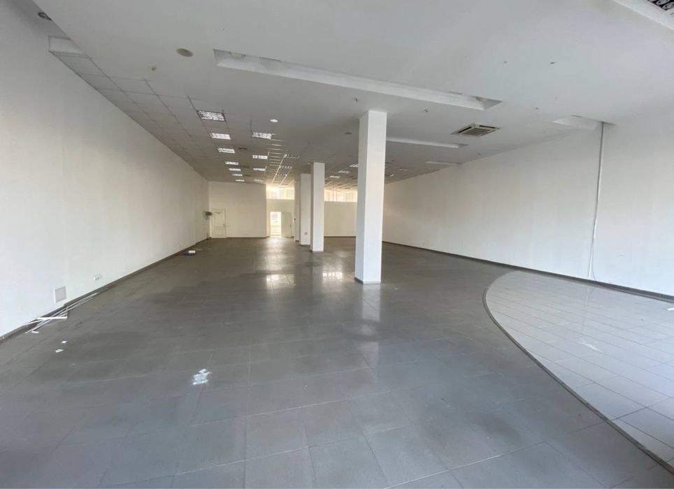 сдам помещение 296 м2 на фасаде пр.Бендеры