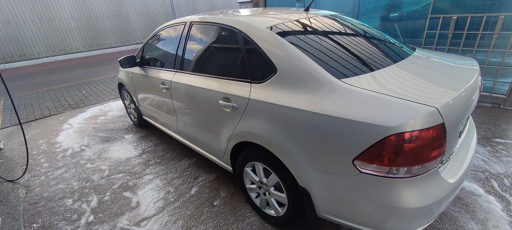 Volkswagen polo sedan