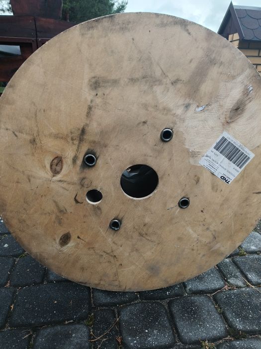 Szpula po kablu , stół