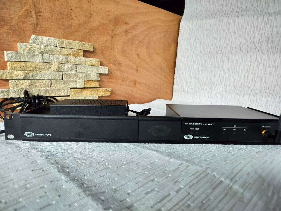Crestrom RF Geteway 2 way RF GWX двосторонній радіочастотний шлюз.