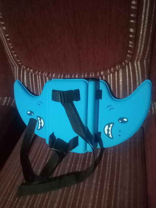 Плавальный жилет