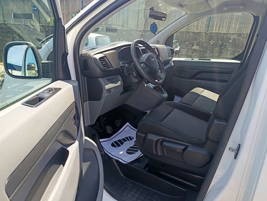 Opel Vivaro 9 lugares
