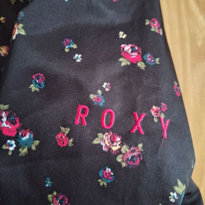 Kurtka narciarska, 8K, czarna w różyczki (Roxy) S
