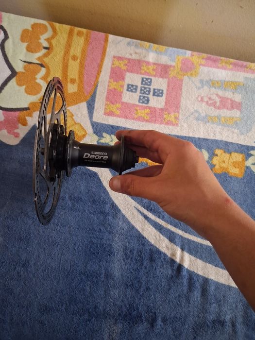 Cubo shimano deore de 32 raios e disco shimano
