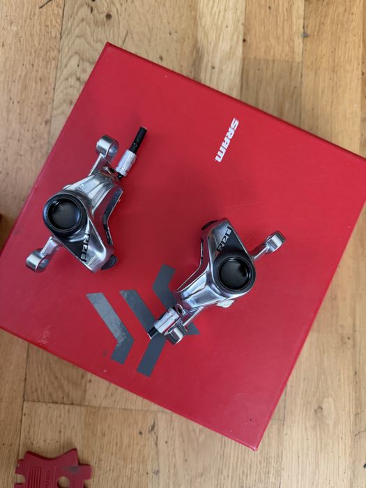 Zaciski hamulcowe hydrauliczne SRAM RED