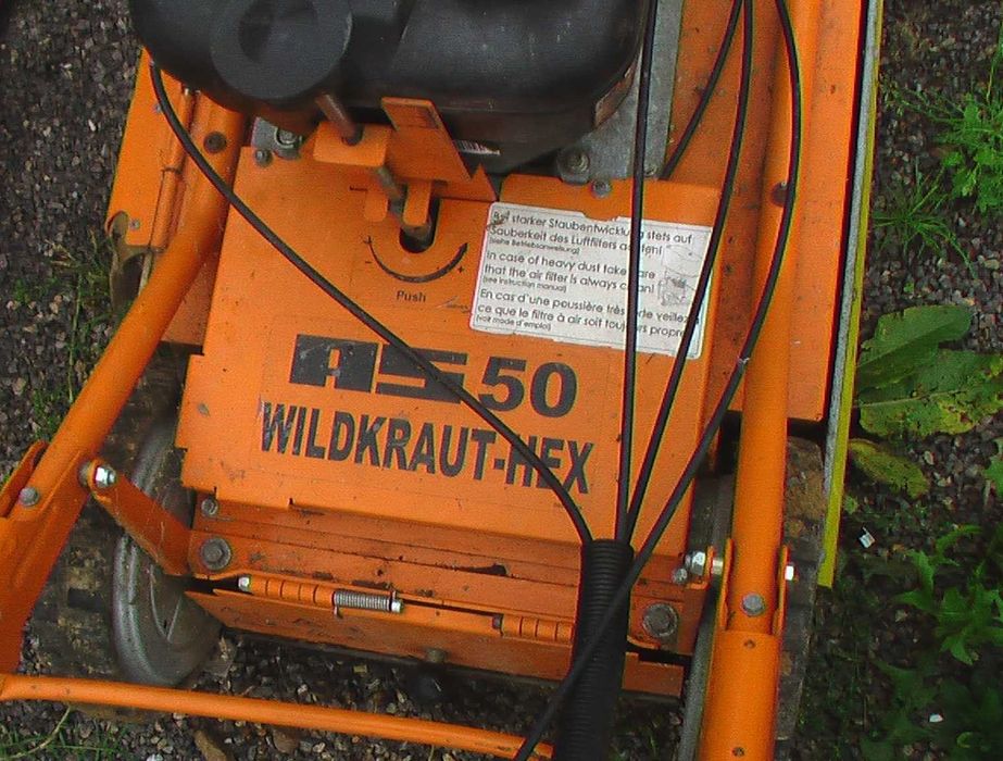 Odchwaszczarka szczotka Wildkraut-Hex AS MOTOR karczownica odkurzacz