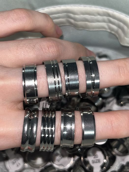 Набір обручок нових