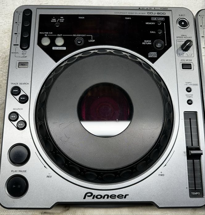 2x Pioneer CDJ-800