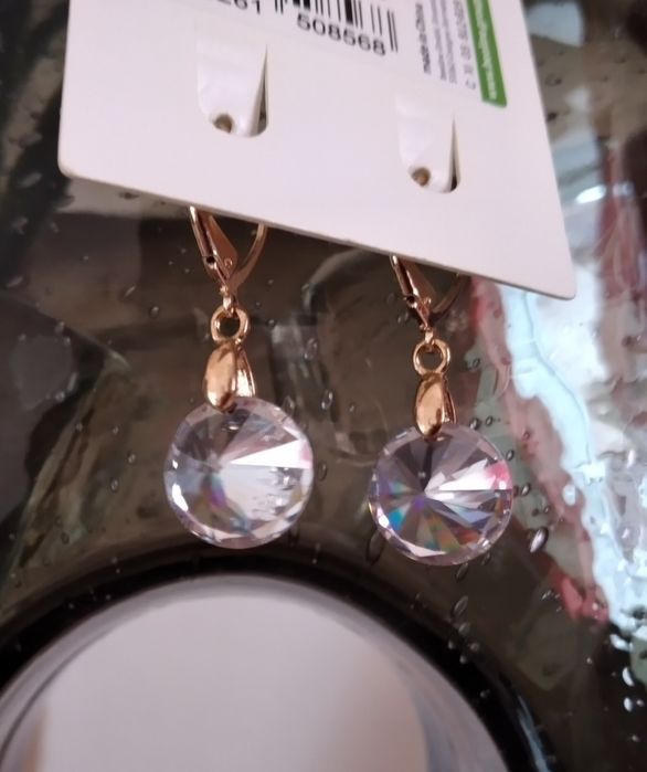Brincos elegantes com zircónias cúbicas cintilantes