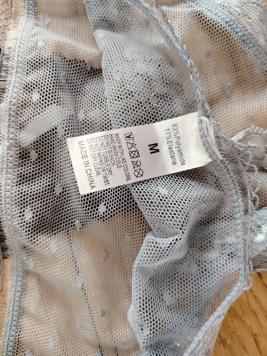 Nowe stringi damskie rozm. S (7par)