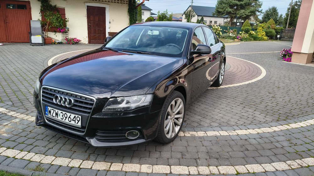 Audi A4 B8, Sedan