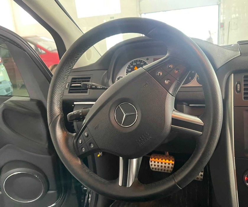 Mercedes-Benz B-Class 2010 • W245 (FL)  • 2.0  AT (136 к.с.)  • Premium full