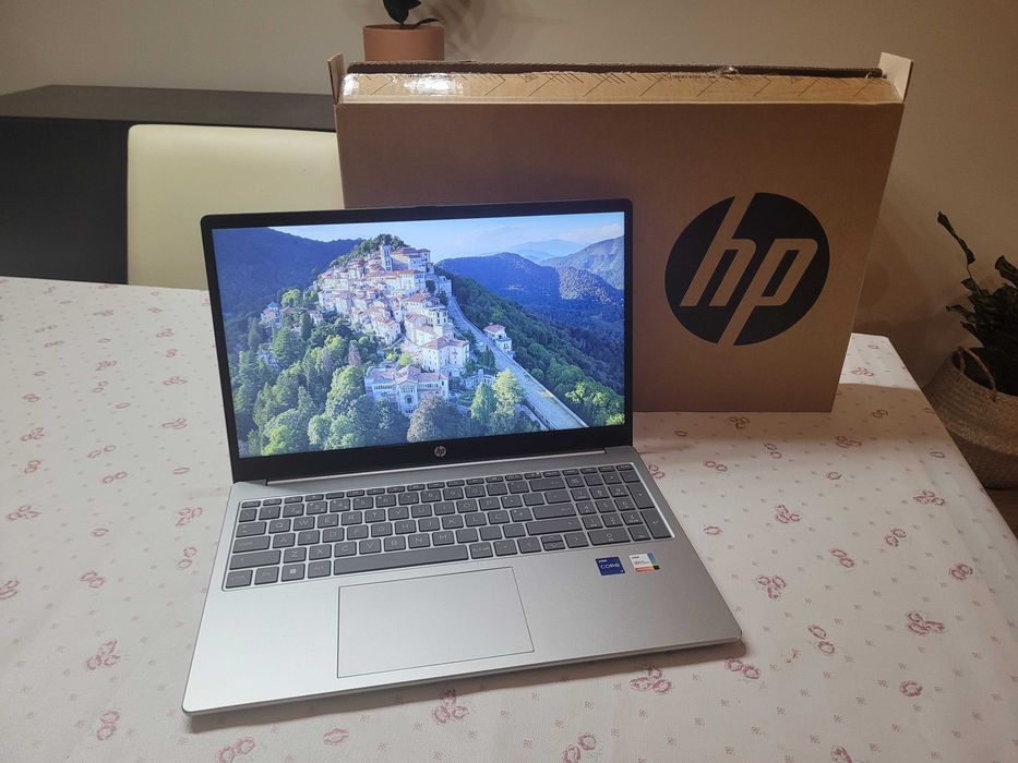 HP 15-fd0099np •i7-1255U • 16GB • 1TB SSD • NOVO + Garantia HP 3 Anos