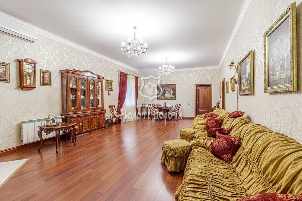 Будинок 2 поверхи, 5,8 сотки. Дизайнерський ремонт. с. Підгірці, озеро