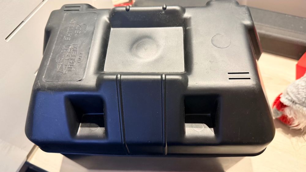 Obudowa akumulatora do łodzi