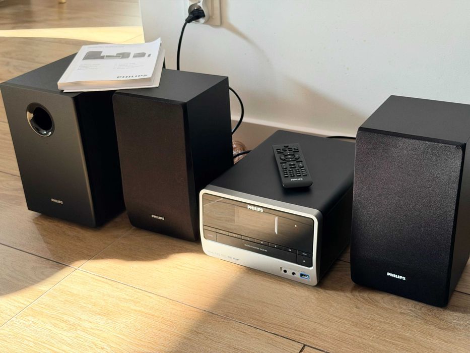 Mikrowieża 2.1 Philips MCD183 z subwooferem / USB / CD / DVD / MP3 / ładny stan + pilot